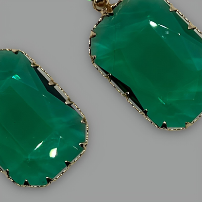 Pendants d'oreilles en cristal vert NōIR