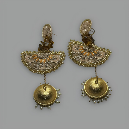 Mōgra Embroidered Chandelier Earrings - Jaune