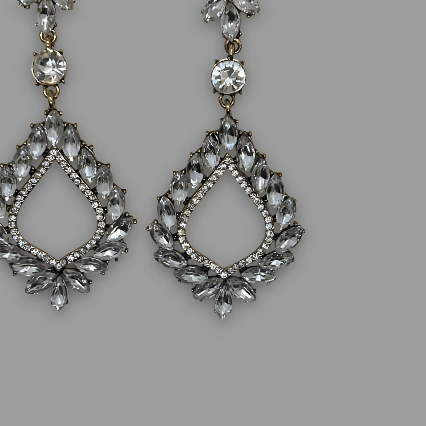 NōIR Crystal Drop Earrings