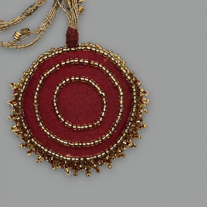 Mōgra Embroidered Threaded Necklace - Rouge