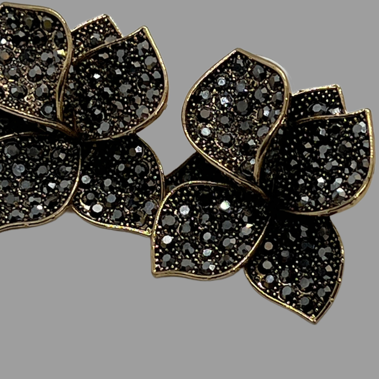 Gōld Floral Cluster Earrings