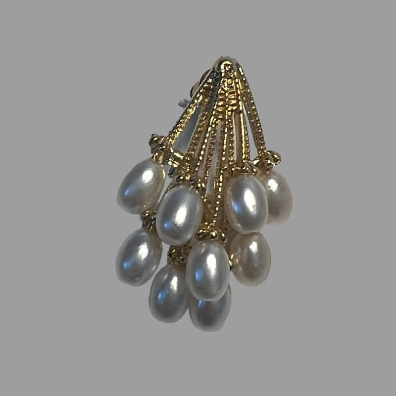 VERSAILLES Pearl Cluster Drop Earrings